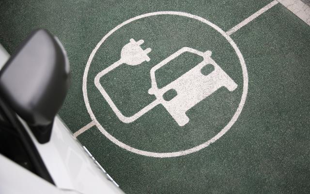 Deneyimli Elektrikli Araba Bakımı ve Onarımı